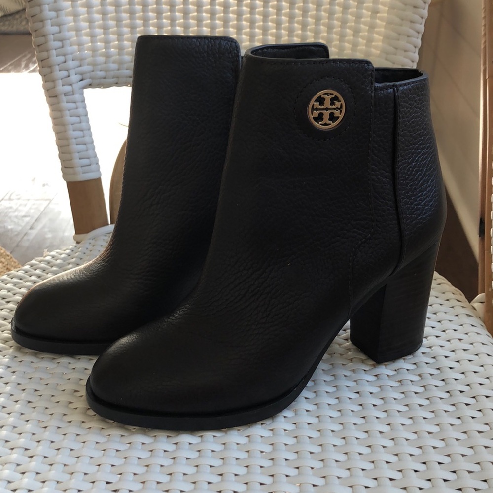 BRAND NEW, Dark Brown Tory Burch booties